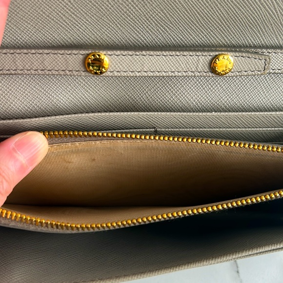 Authentic Prada Saffiano Wallet on Chain - Picture 10 of 11